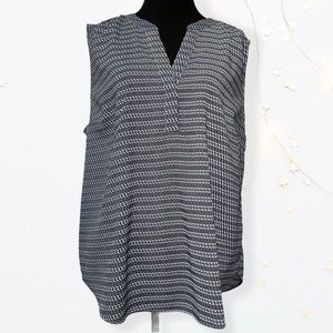 💙H&M top sleeveless blouse size L